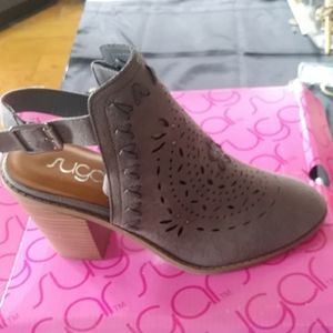 **NEW*NIB SUGAR "RILLA" ANKLE BOOTIES GREY SZ 7.5